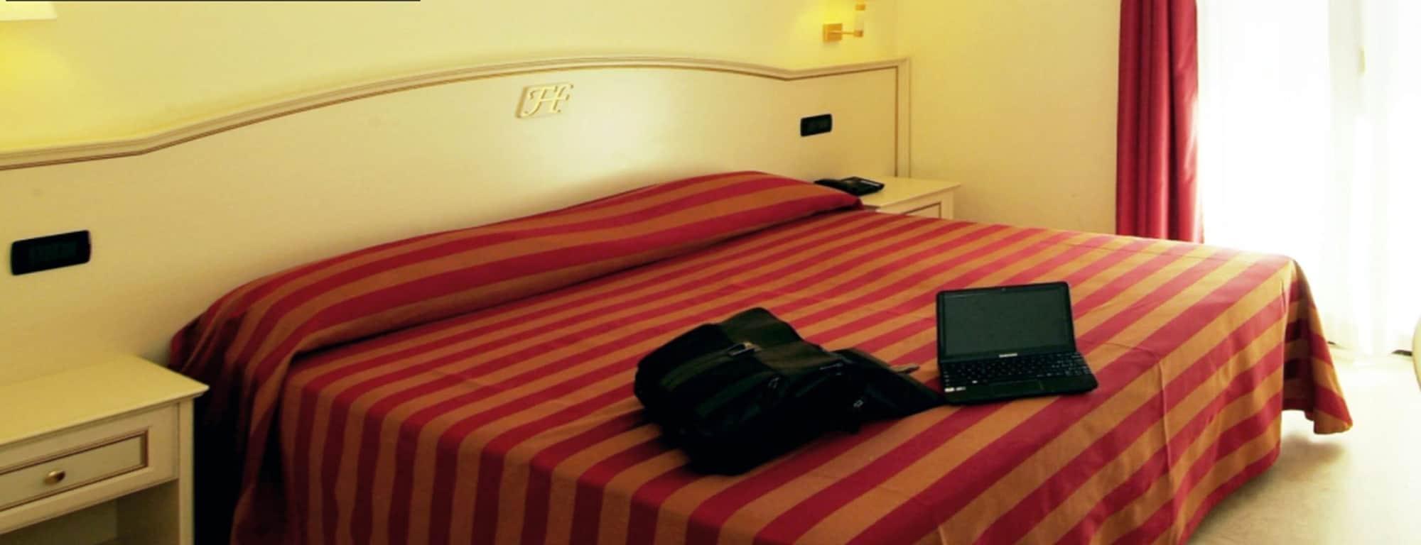 Fashion Hotel Valmontone Eksteriør billede