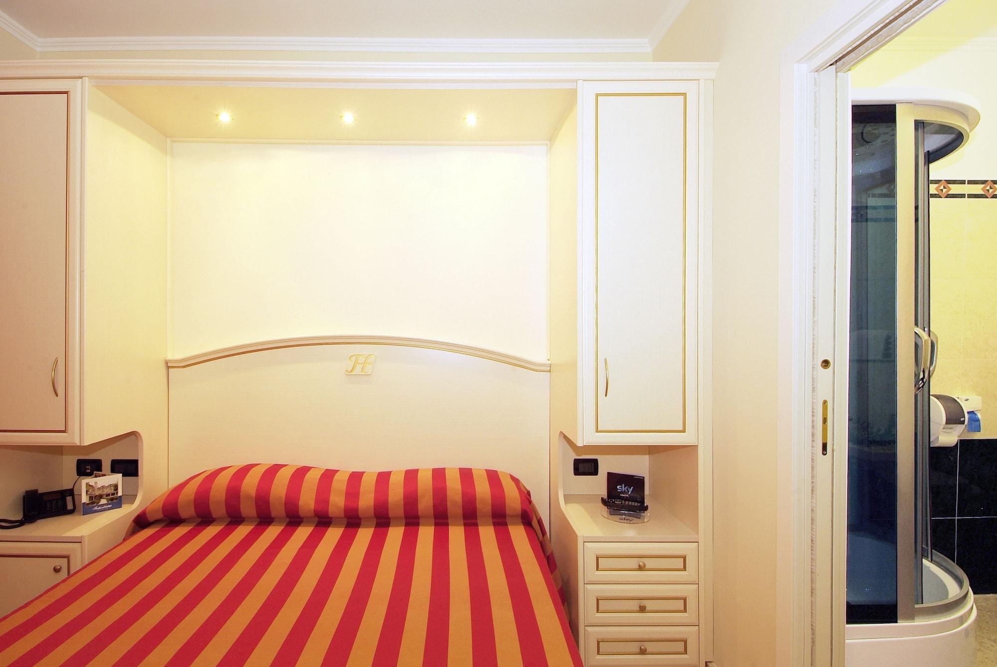 Fashion Hotel Valmontone Eksteriør billede