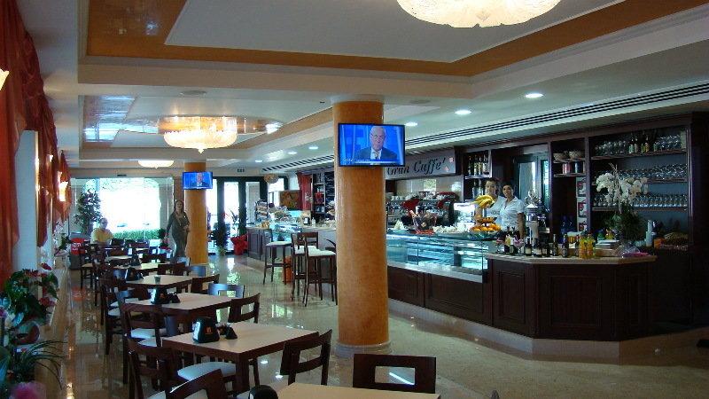 Fashion Hotel Valmontone Restaurant billede